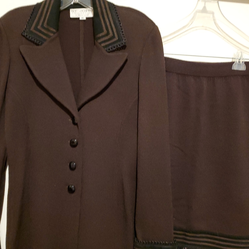St. John Collection Mocha Jacket suit sz. 10 New